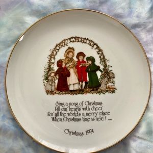 Christmas 1974 Holly Hobbie commemorative edition, collectors plate.